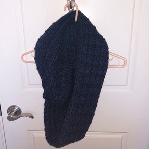 navy blue knit scarf